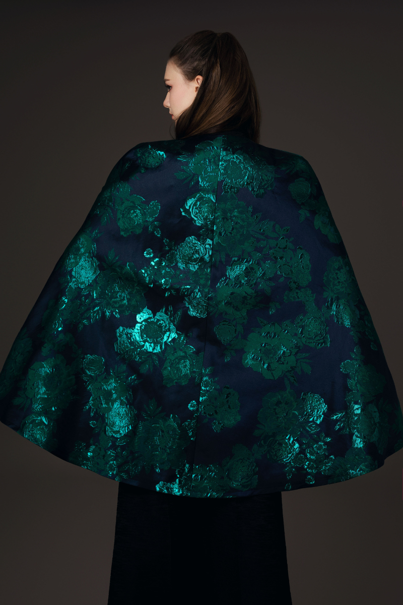 TURTLENECK LONG-SLEEVE TOP WITH WIDE-LEG TROUSERS AND CAPE SET
