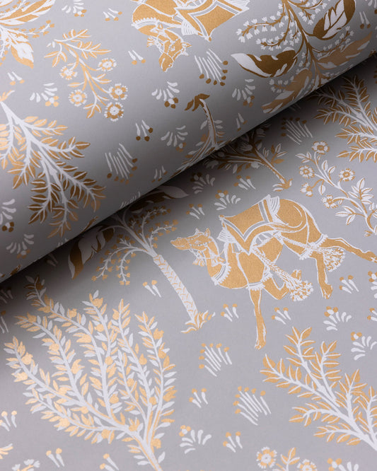 Camel's Courtyard - Wallpaper Double Roll - Pale Gray/Gold