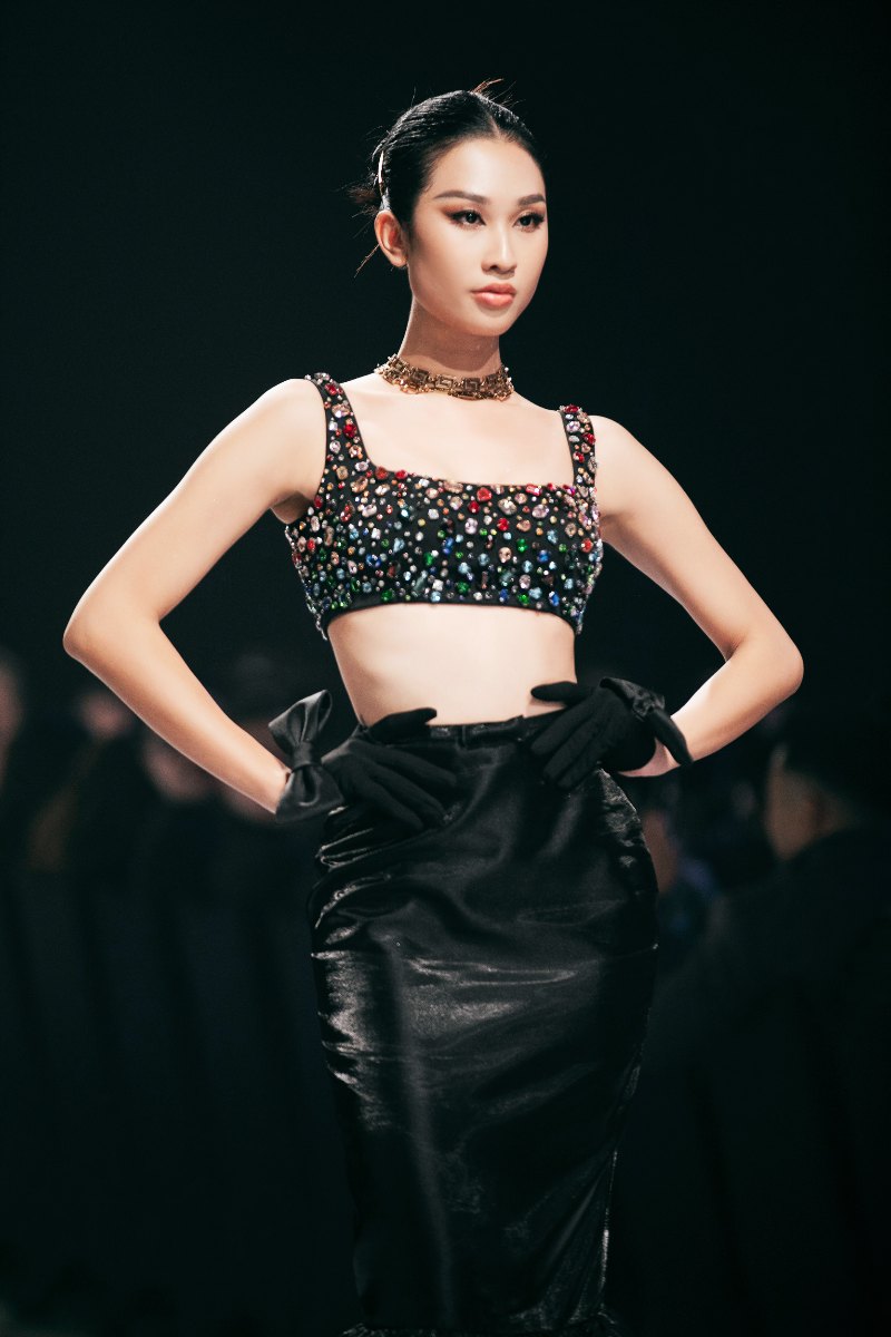 QUEEN RHINESTONE TOP AND SKIRT SET