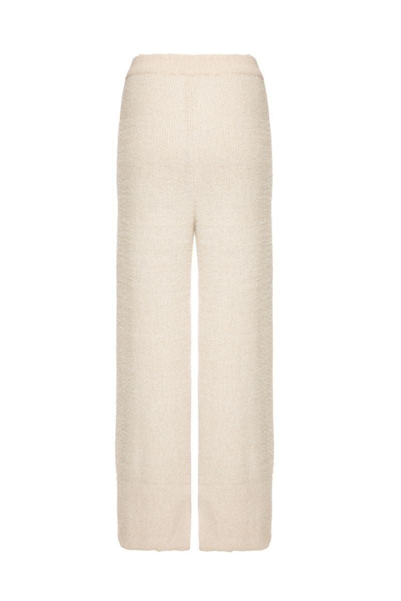 KNITTED CREAM SET WITH FEATHER CUFFS